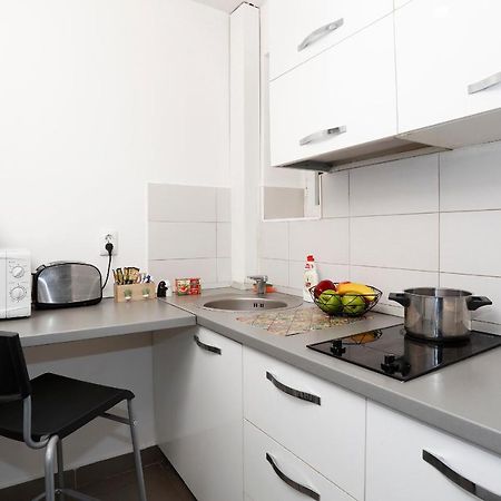 Central Apartment Very Close To Old City Бухарест Екстер'єр фото